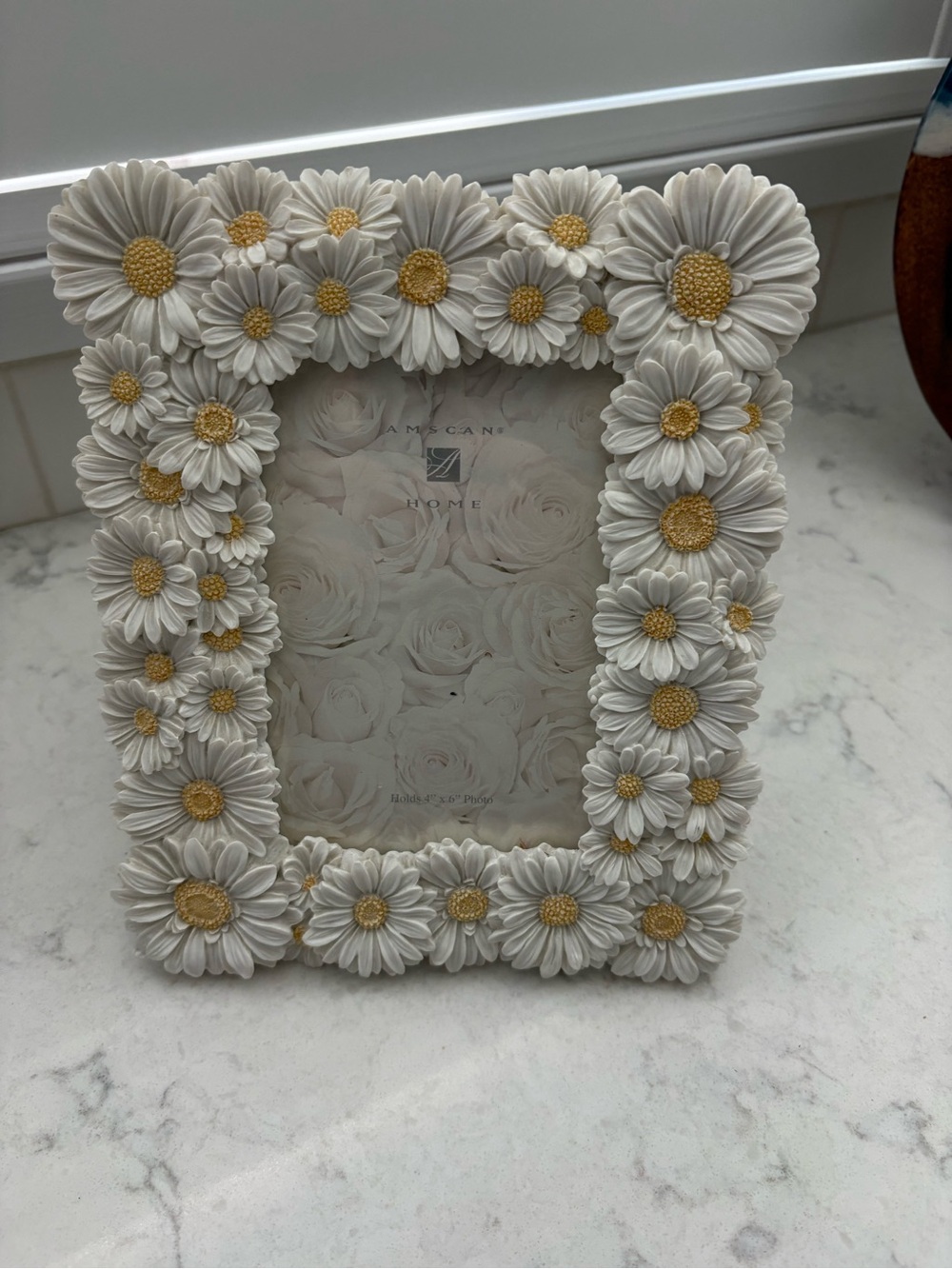 Daisy Accent Photo Frame - White and yellow 4 x 6 photo - Picture 2 of 4